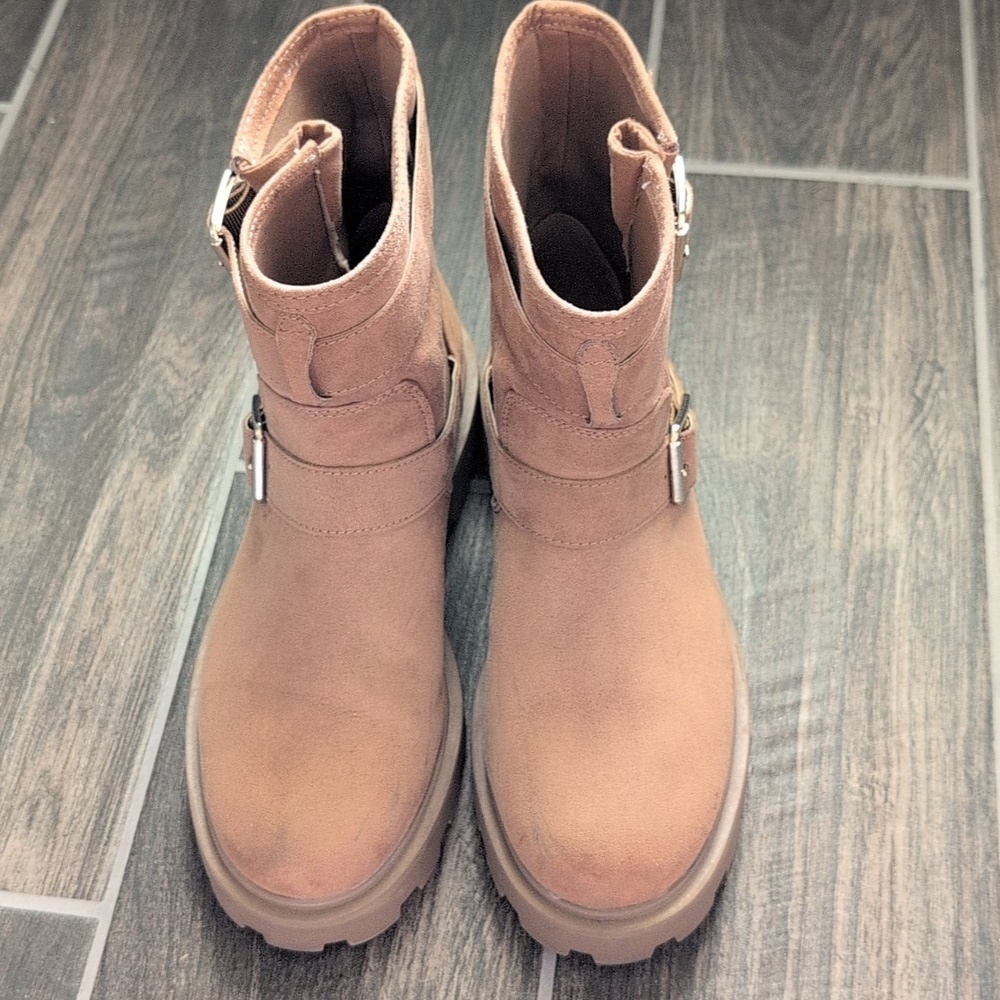H&M Women's Tan Ankle Boots - Picture 3 of 8